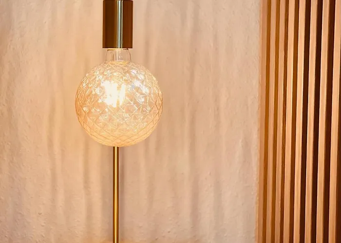 E&y - Gare Sncf - Cite Congres - Centre - Parking *