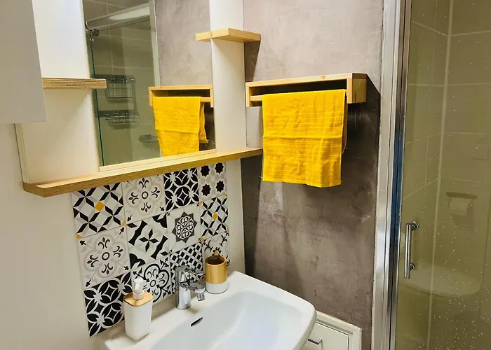 E&y - Gare Sncf - Cite Congres - Centre - Parking * Ναντ